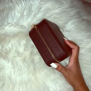 Small Zip up jewelry holder!